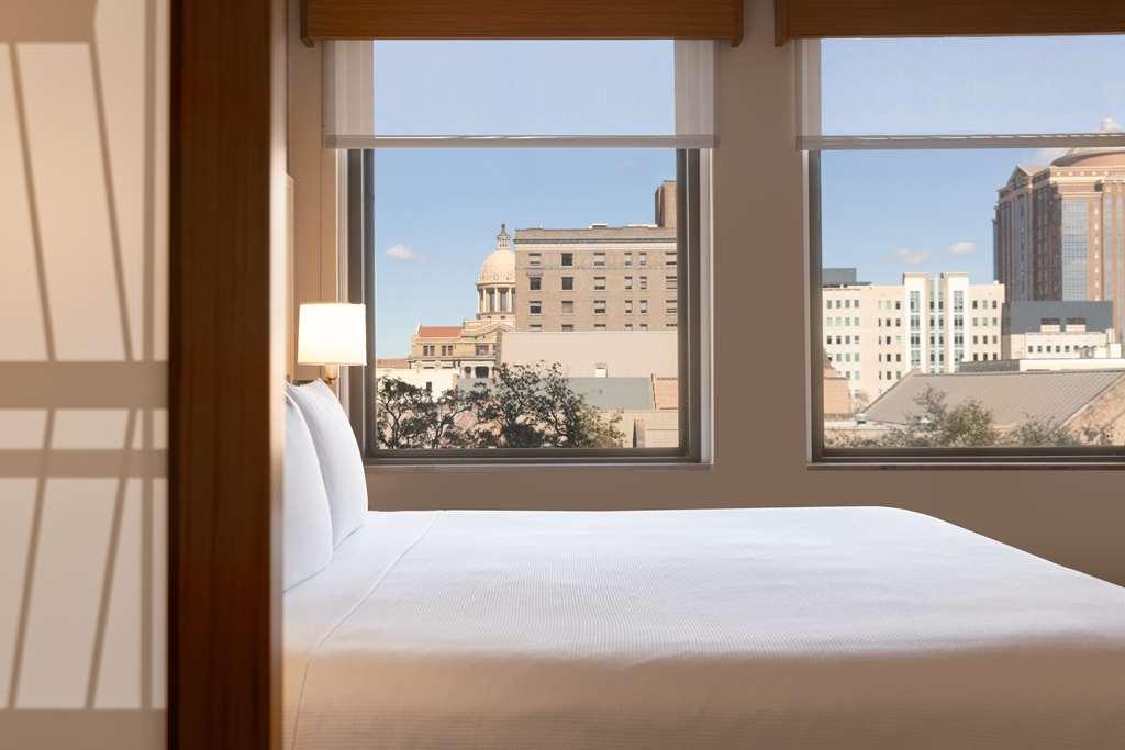 Hyatt Place Houston Downtown Room photo