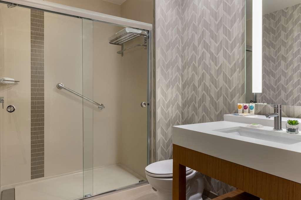 Hyatt Place Houston Downtown Room photo